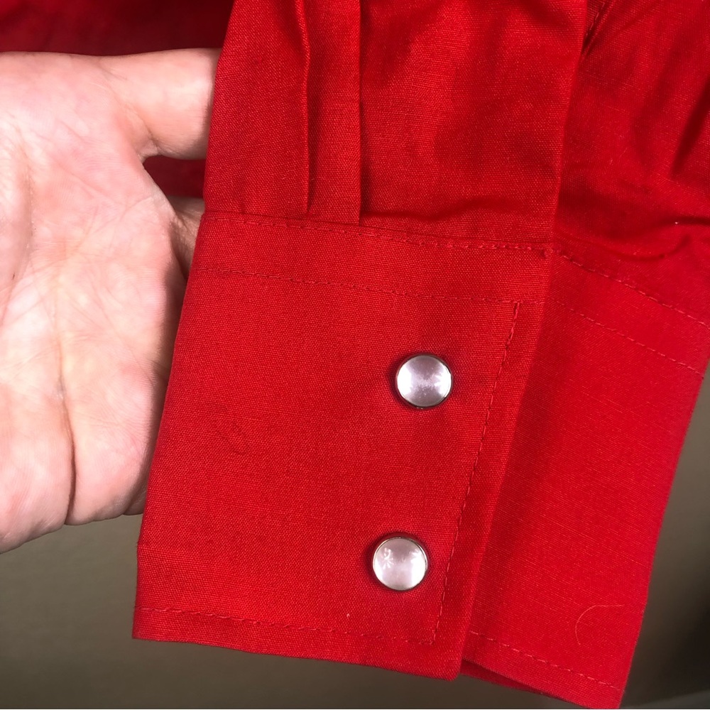 Women’s Ely red western shirt with embroidered flowers! - Picture 4 of 8